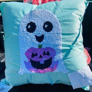 Super cute sequin ghost